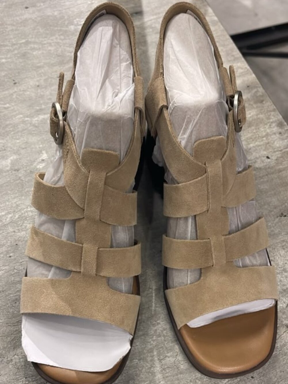 TIMBERLAND WOMEN'S BELLEVAUX FISHERMAN SANDAL MEDIUM BEIGE SUEDE A43XR-EW1
